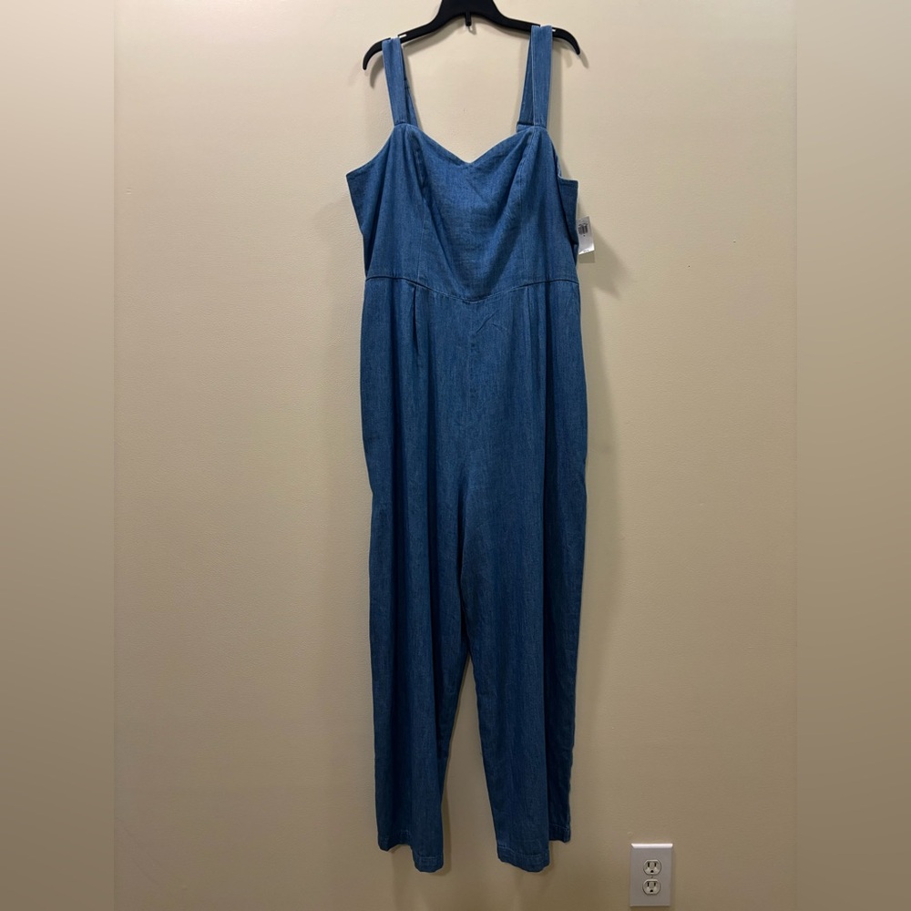 Women’s NWT Light Denim Blue Jumper Old Navy XL